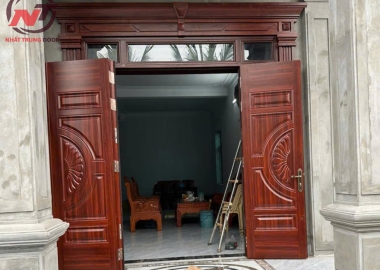Báo giá cửa thép vân gỗ tại Bình Dương mới nhất 2025