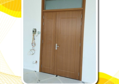 Cần gấp cửa nhựa composite giá rẻ, có bảo hành ở Bình Dương