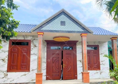 Cửa thép vân gỗ 2 cánh lệch chất lượng, giá rẻ ở Bình Dương - Không độc hại