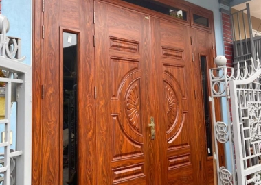 Mua cửa thép vân gỗ giá tốt tại Bình Dương - Cam kết chất lượng đạt chuẩn