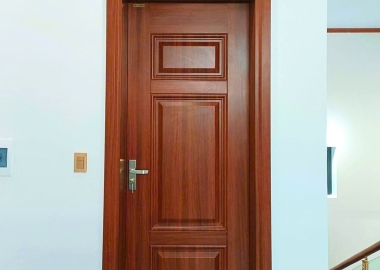 Thi công cửa thép vân gỗ 1 cánh nhanh chóng tại Bình Dương - Thợ giỏi 0969 33 55 99