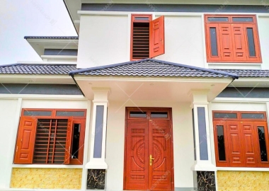 Thi công cửa thép vân gỗ theo yêu cầu tại Bình Dương - Đúng tiến độ