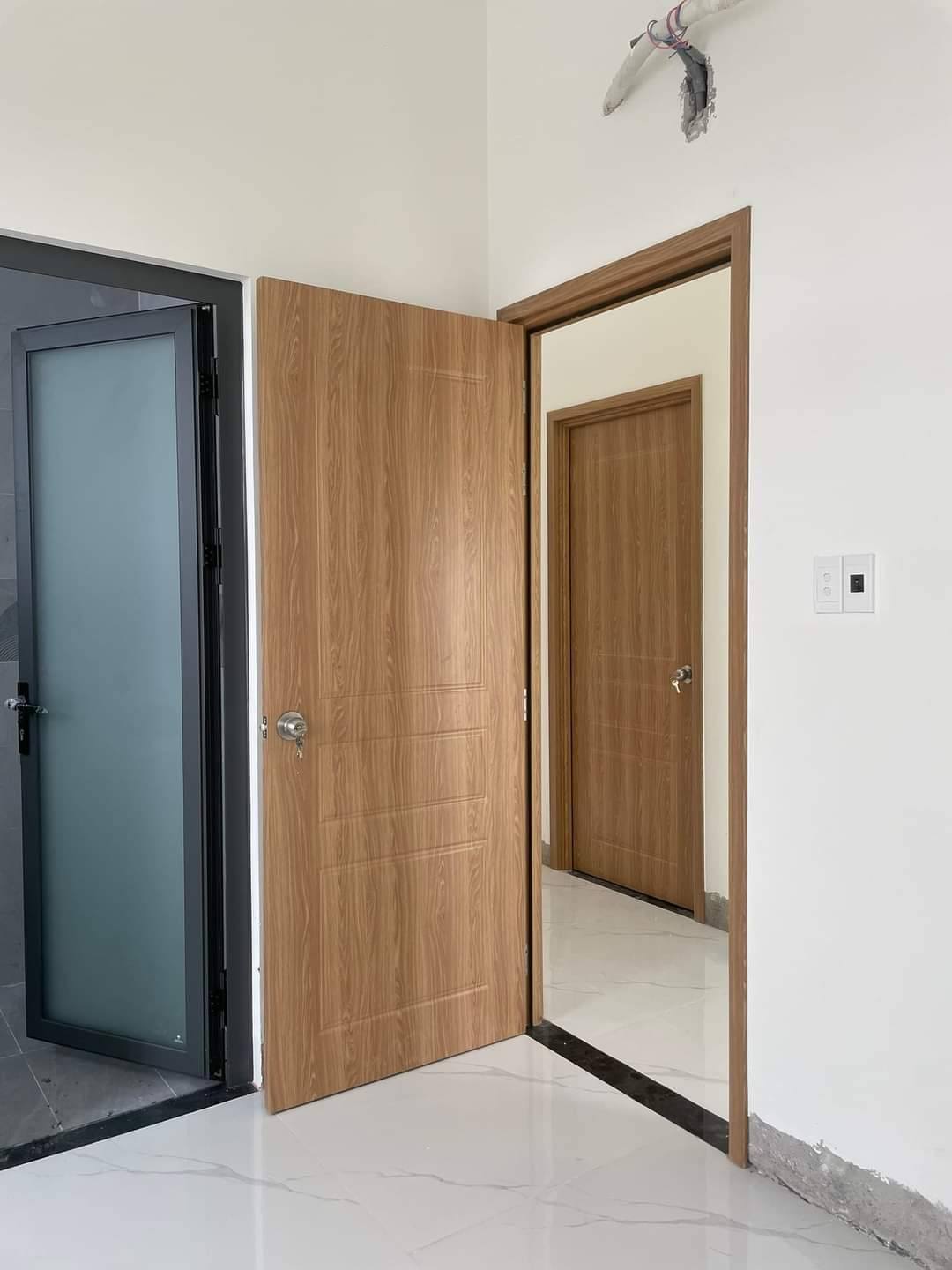 Cửa nhựa composite giá rẻ bền đẹp ở Bình Dương - Chất lượng đạt chuẩn