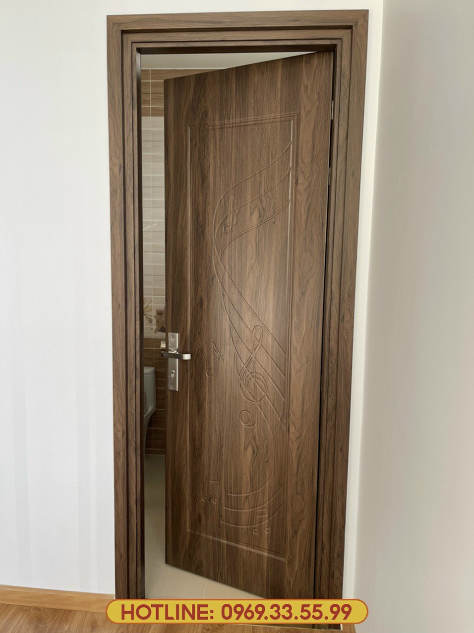 Cửa nhựa composite khác gì so với cửa gỗ công nghiệp