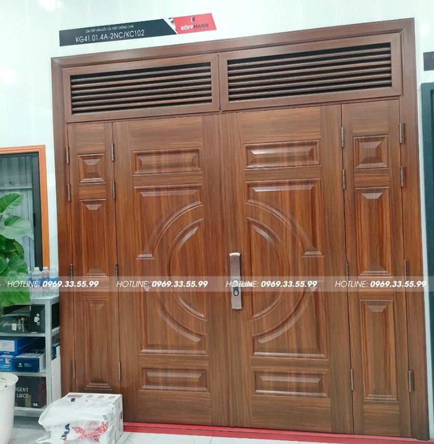 Cửa thép vân gỗ 4 cánh lệch chất lượng cao, giá rẻ ở Bình Dương