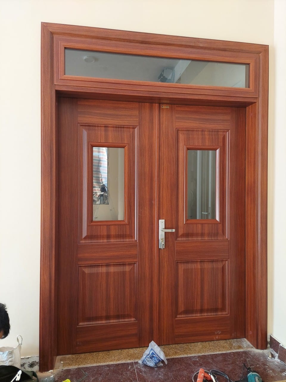 Cửa thép vân gỗ chống cháy cao cấp ở Bình Dương - Bảo hành lên đến 3 năm