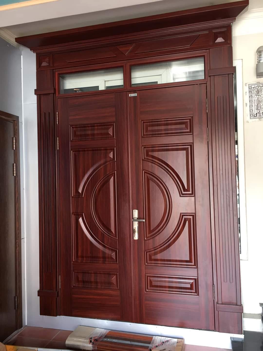 Vì sao nên chọn cửa thép vân gỗ cho công trình tại Bình Dương