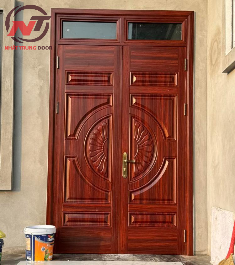 Tìm mua, thi công cửa thép vân gỗ 2 cánh đều ở Bình Dương